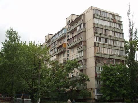 Київ, Івана Миколайчука вул., 3/1