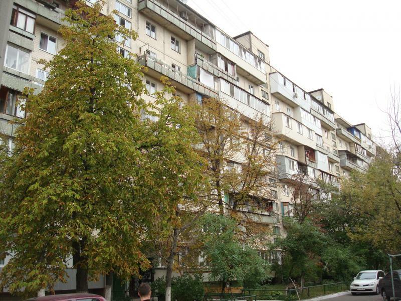 Київ, Івана Миколайчука вул., 3/1