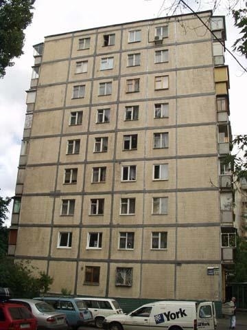 Киев, Ивана Миколайчука ул., 7/2