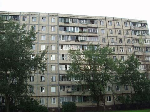 Київ, Павла Тичини просп., 12А