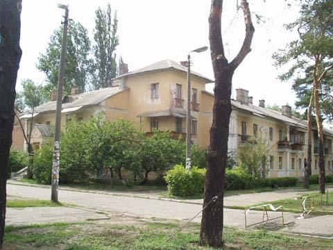 Київ, Гната Хоткевича вул., 4