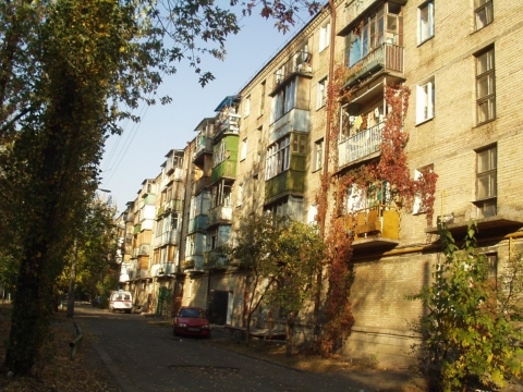 Київ, Юрія Гагаріна просп., 15