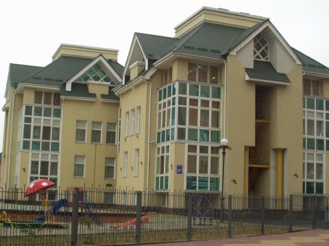 Київ, Героїв Сталінграда просп., 10Б