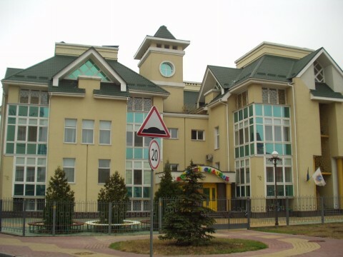 Київ, Героїв Сталінграда просп., 10Б