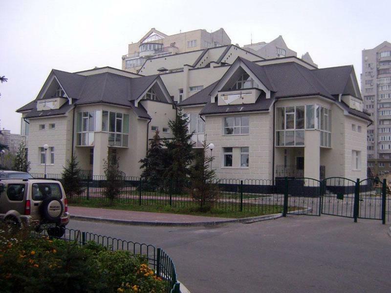 Киев, Героев Сталинграда просп., 12Б