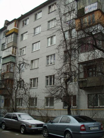 Київ, Степана Ковніра вул., 3А