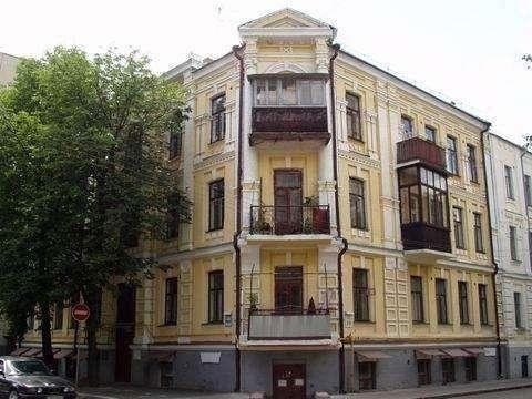 Київ, Хрестовий пров., 8/9
