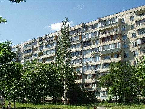 Київ, Зої Гайдай вул., 3