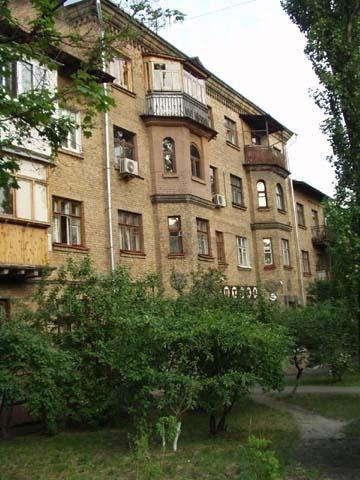 Київ, Михайла Бойчука вул., 11
