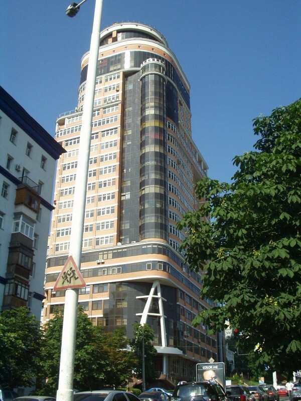 Київ, Предславинська вул., 38в