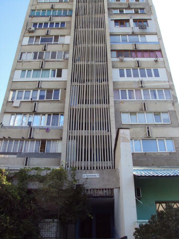 АР Крым обл., Большая Алушта район, пгт Партенит, Партенитская ул., 11