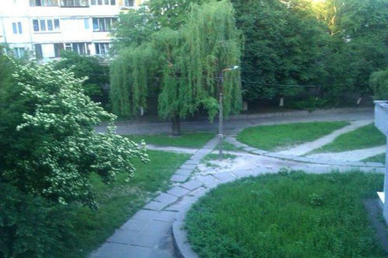 Киев, Правды просп., 80В