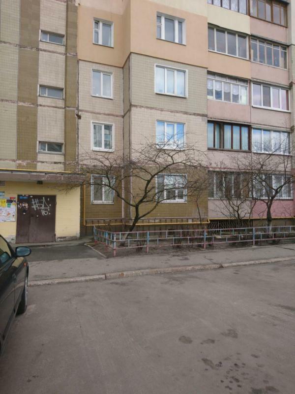 Киев, Владимира Маяковского просп., 93Б