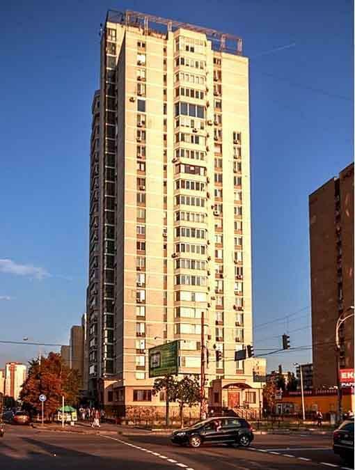 Київ, Павла Тичини просп., 2