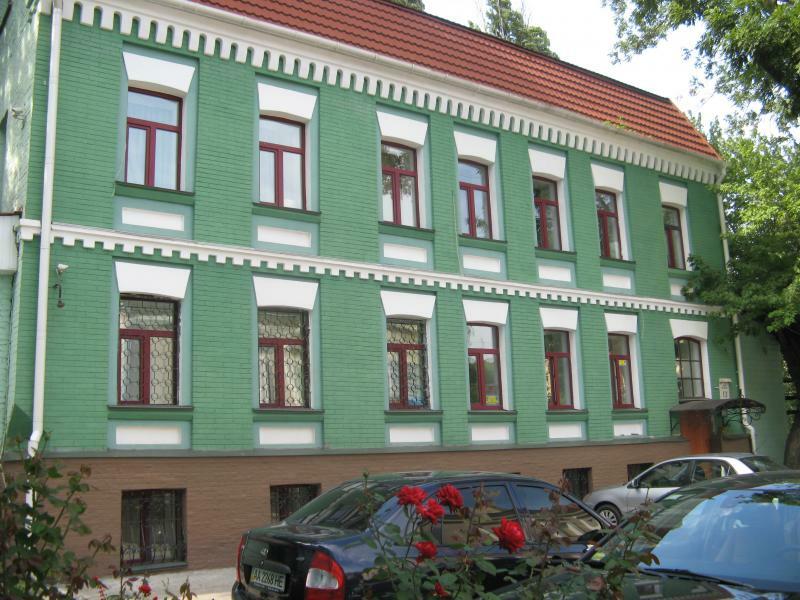 Киев, Кирилловская ул., 13Е