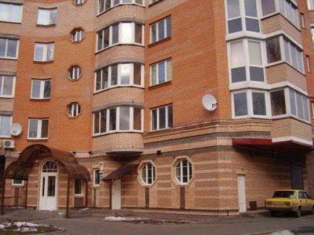 Киев, Семьи Стешенко ул., 8