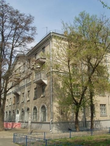 Киев, Максима Кривоноса ул., 21