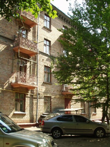 Київ, Максима Кривоноса вул., 12