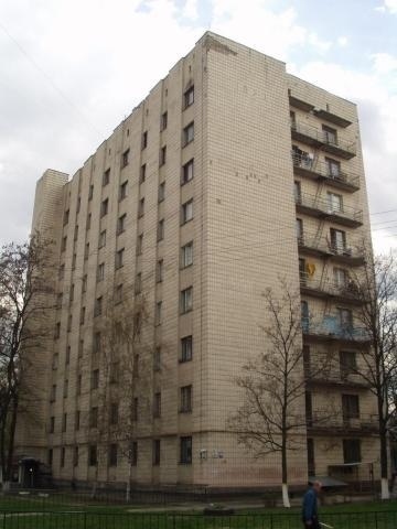 Киев, Максима Кривоноса ул., 4
