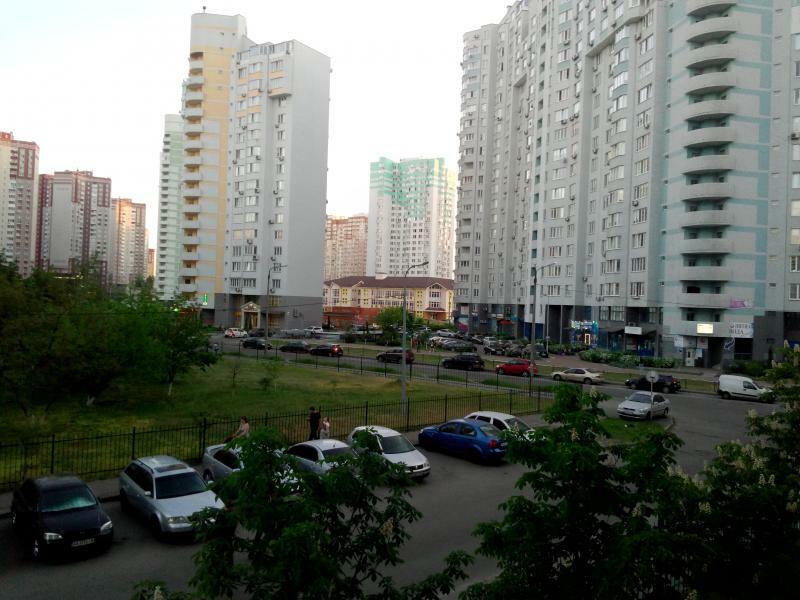 Київ, Бориса Гмирі вул., 3