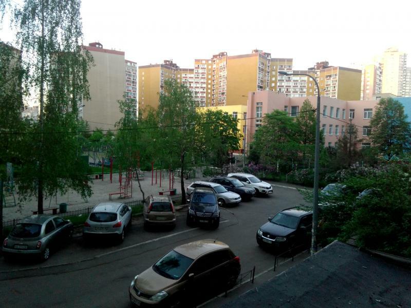 Київ, Бориса Гмирі вул., 3