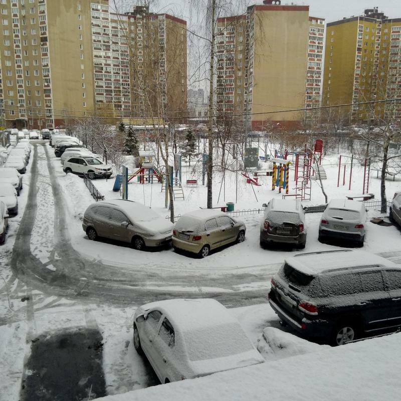 Київ, Бориса Гмирі вул., 3