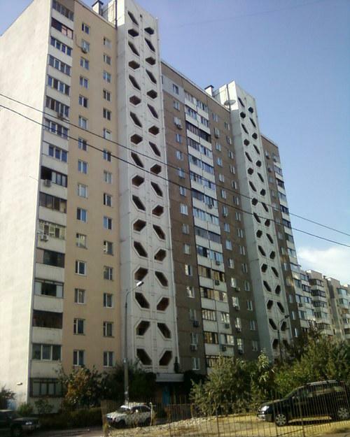 Київ, Бориса Гмирі вул., 3