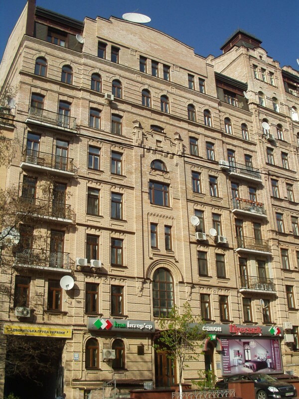 Киев, Богдана Хмельницкого ул., 82