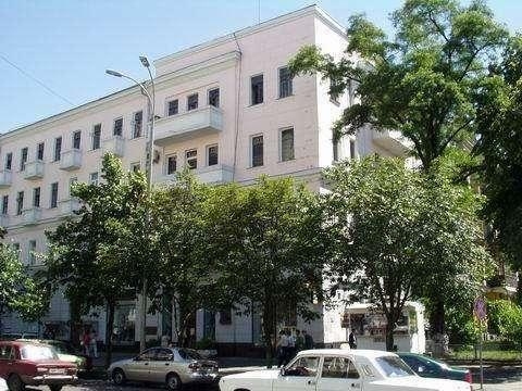 Киев, Леонтовича ул., 1