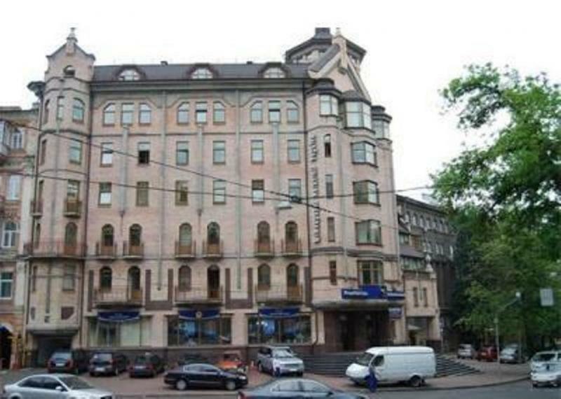 Киев, Богдана Хмельницкого ул., 63