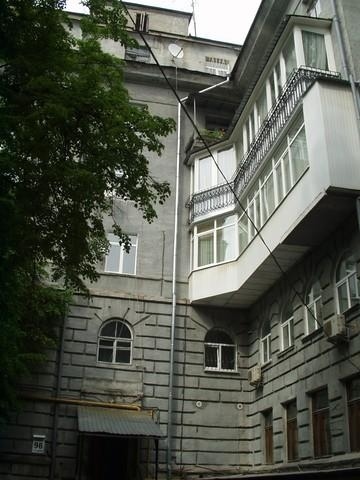 Київ, Богдана Хмельницького вул., 9В