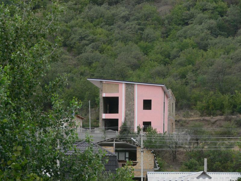 АР Крым обл., Большая Алушта район, с. Солнечногорское, Молодежная ул., 88