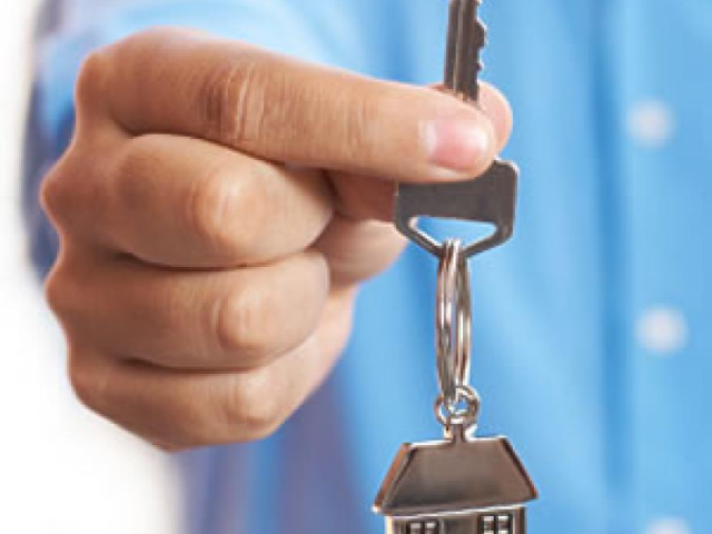 Какие документы арендатор должен проверить перед арендой квартиры