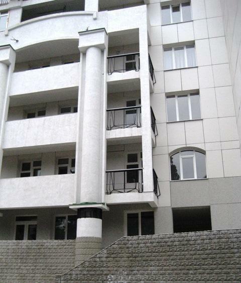 АР Крым обл., г. Ялта, Боткинская ул., 13