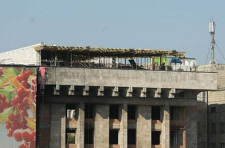 Місто виграло Вищий господарчий суд по незаконній надбудові Будинку Профспілок