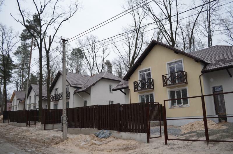 Київська обл., Бучанський район, м. Ірпінь, Білокур вул., 1Е