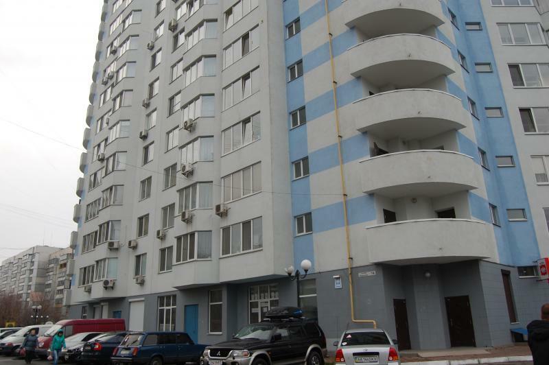 Киевская обл., Броварской район, г. Бровары, Короленко ул., 74