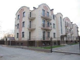 Киевская обл., Броварской район, г. Бровары, Драгоманова ул., 3