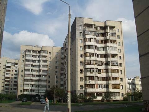 Киев, Драгоманова ул., 5