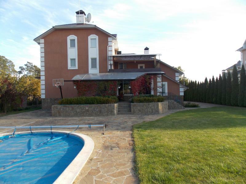 Киевская обл., Обуховский район, с. Романков, Лесная ул., 1