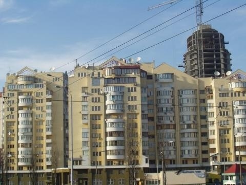 Київ, Героїв Сталінграда просп., 12Г