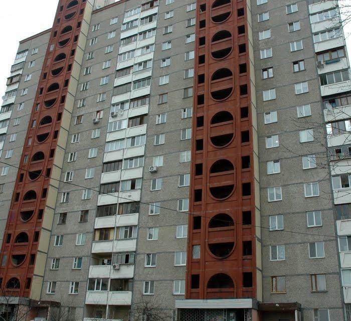Киев, Николая Ушакова ул., 18