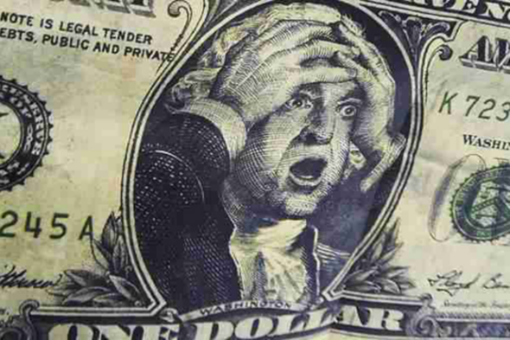 Банкиры: почему перестает дешеветь доллар и что будет дальше