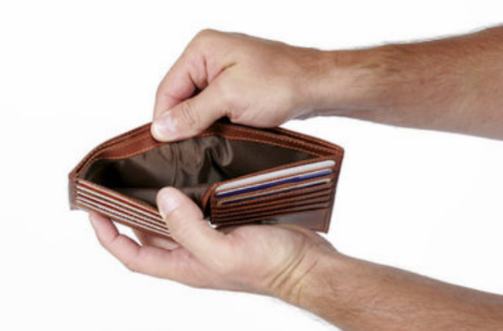 Сколько нужно зарабатывать в месяц, чтобы достойно жить?