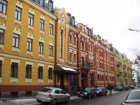 Киев, Кирилловская ул., 13А