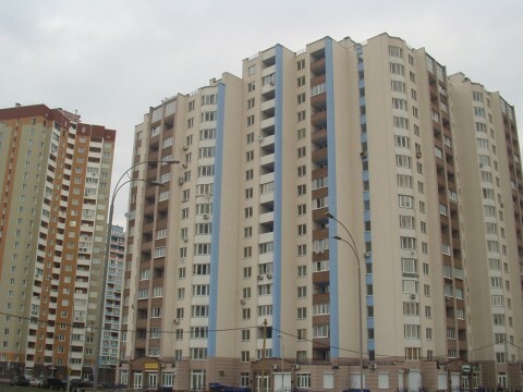 Київ, Драгоманова вул., 1А