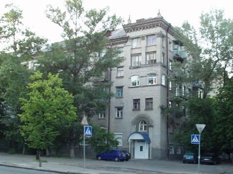 Київ, Іоанна Павла ІІ вул., 19