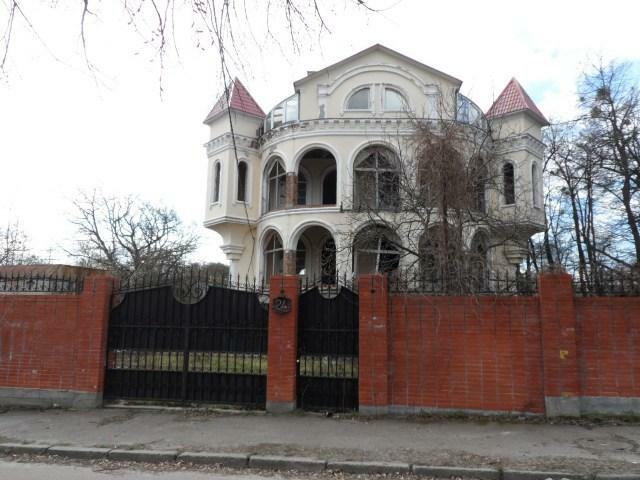 Киев, Марка Безручко ул., 25А