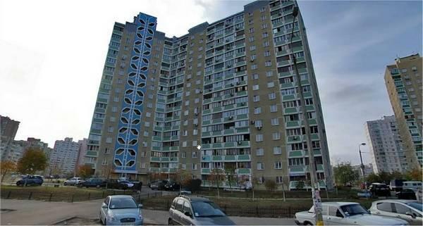 Київ, Драгоманова вул., 14