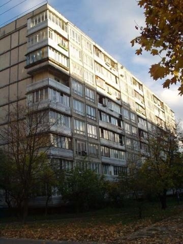 Київ, Героїв Сталінграда просп., 7Б